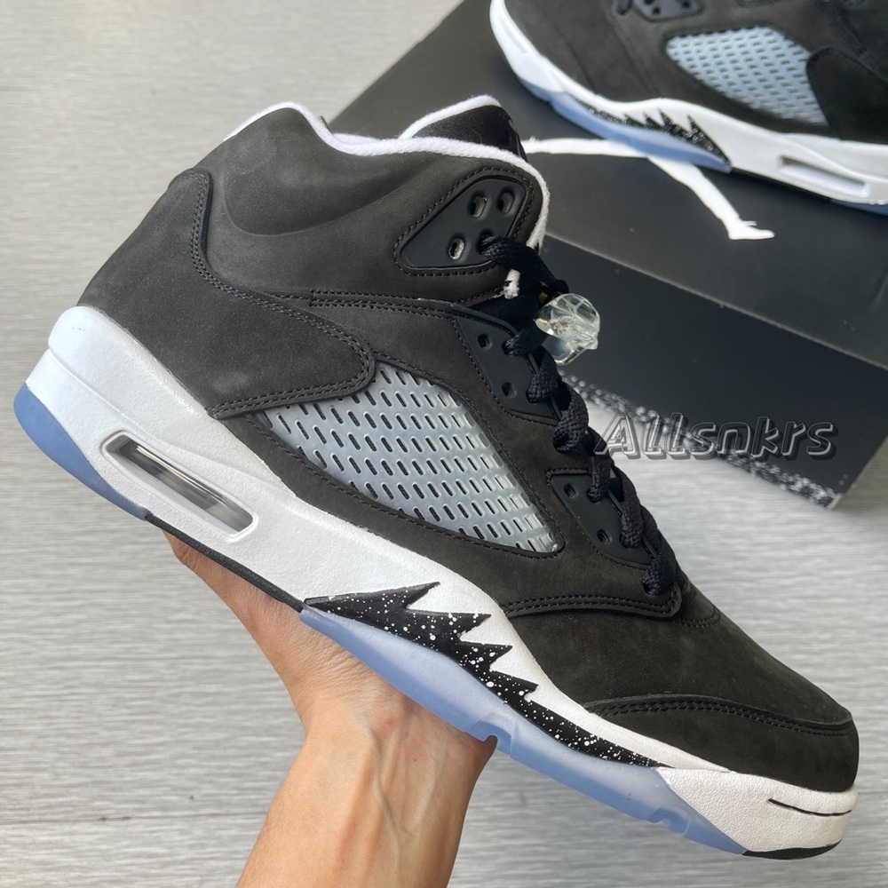 Air Jordan 5 Retro Moonlight Oreo Men’s Black Light Blue White - Picture 1 of 4